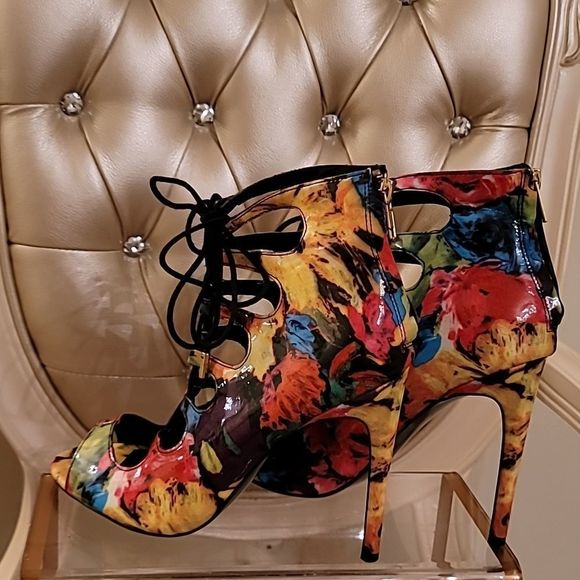 Steve Madden Cythiaa Floral Multi Lace-Up Peep Toe Booties - Picture 6 of 11